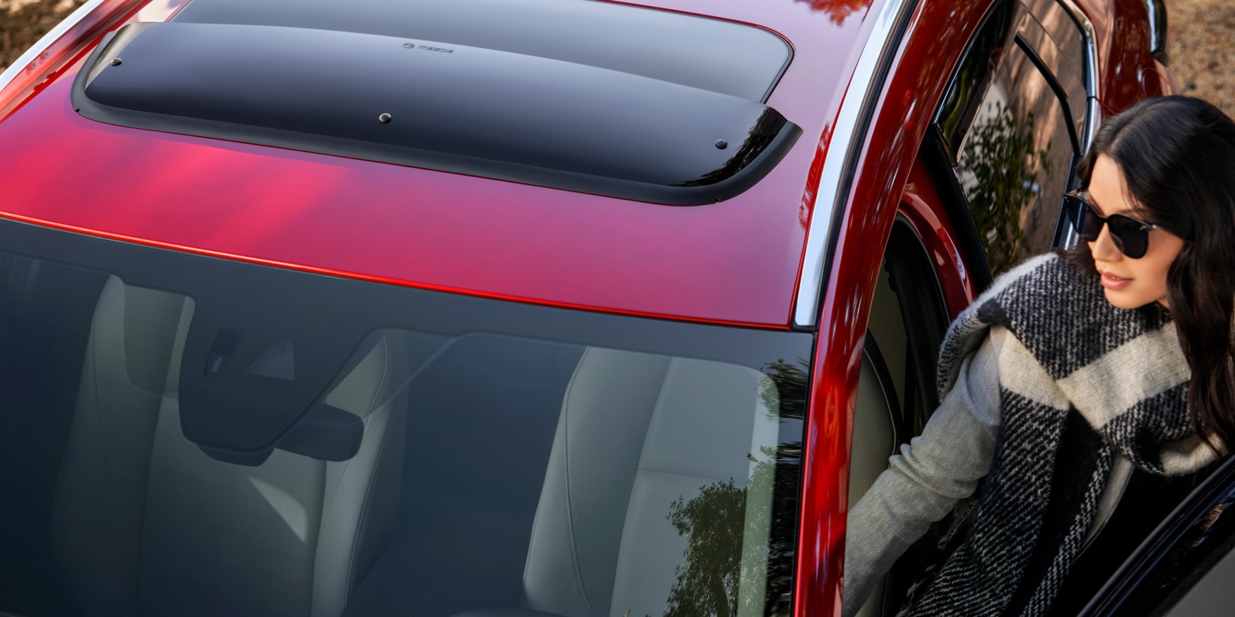 Moonroof vs Sunroof – Mazda CX-30 Moonroof vs Sunroof – Mazda CX-30